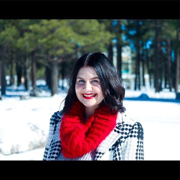 Meet your Posher, Ty - Picture 1 of 7